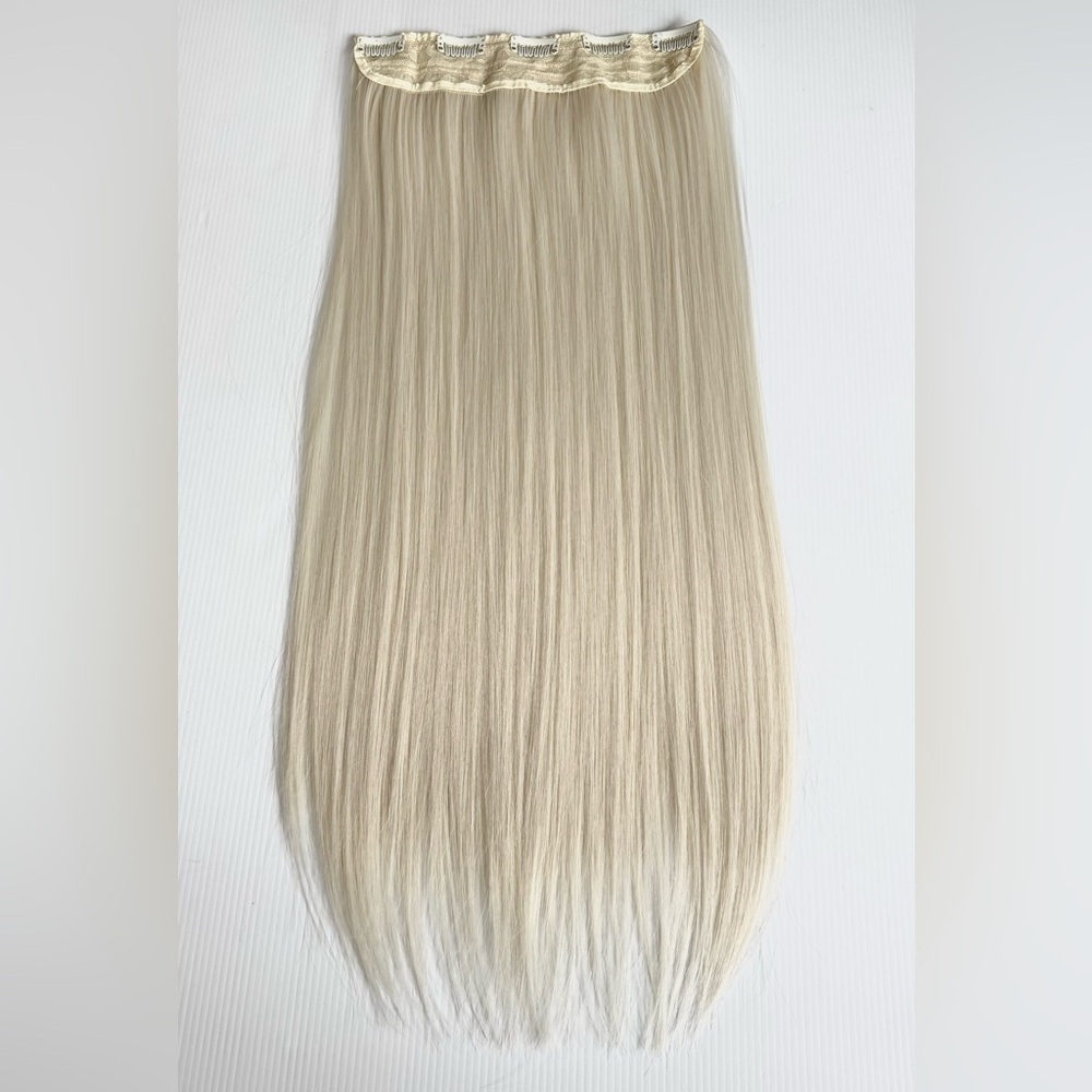 24” One-Piece Clip-In Hair Extension Platinum Blonde Straight Hair Natural look - Picture 4 of 14